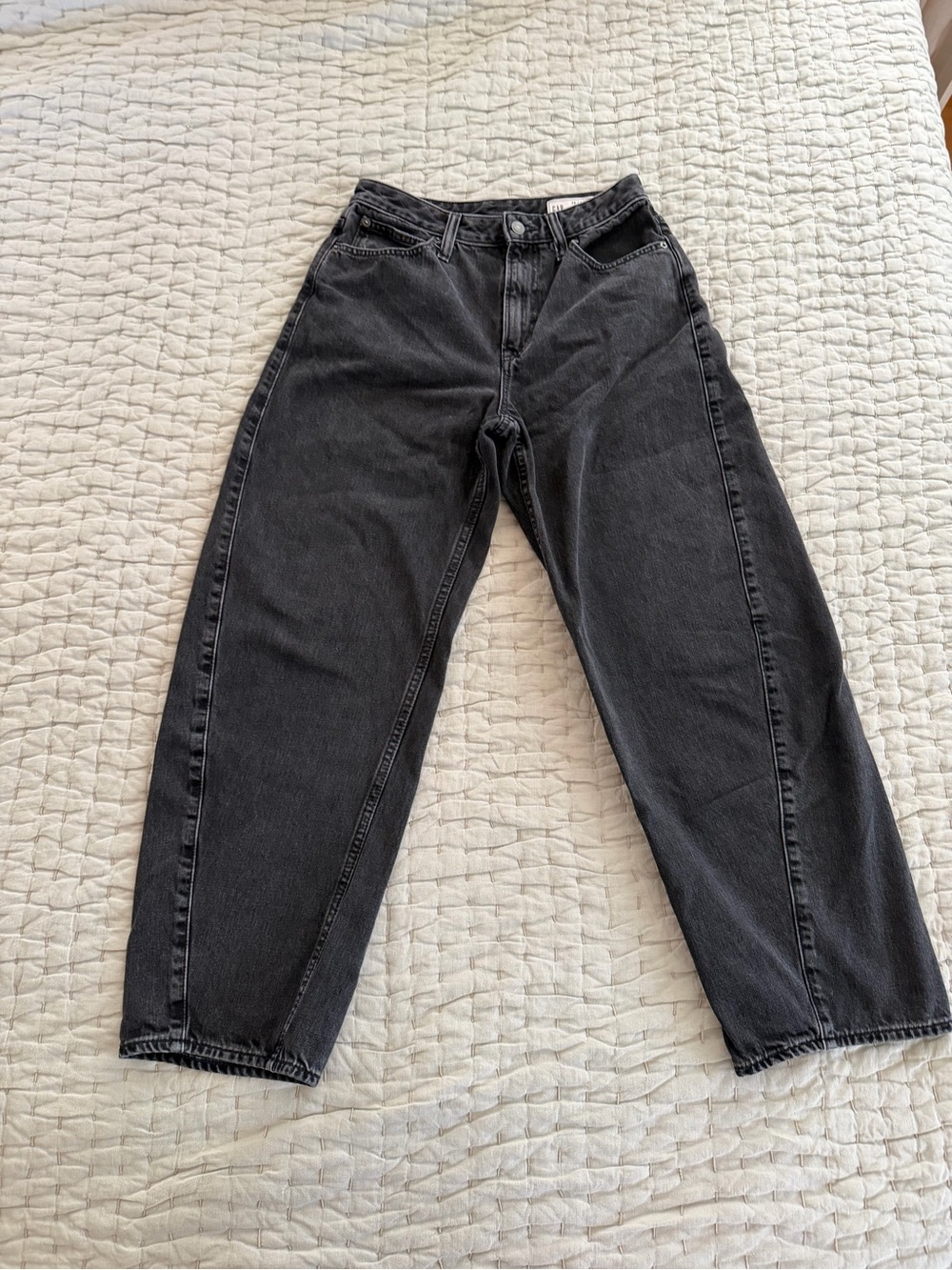 GAP - Curvy High Rise Barrel Jeans - Picture 4 of 6
